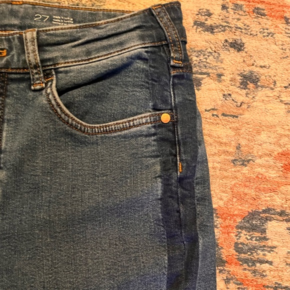 Pilcro Yaya mid rise cropped kick flare Jeans. Two tone seams - Picture 4 of 13